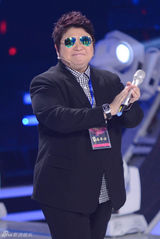 组图：和声韩红献导演处女秀 称PK黄绮珊会死