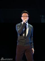 组图：李玉刚助阵亚洲巨星祈福音乐会 积极备战春晚