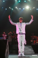 组图：贾斯汀-比伯香港开唱 劲舞自摸全场疯狂
