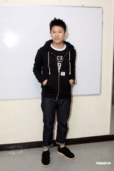 高清组图：众星录制《劲歌金曲》 商天娥粉嫩上阵