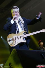 组图：玉置浩二首来台飙歌 与赵咏华深情对唱