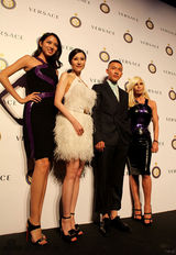 组图：聂远李嘉欣亮相派对 新片有望亮相奥斯卡