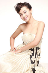 组图：张佳宁梦幻唯美写真清新脱俗