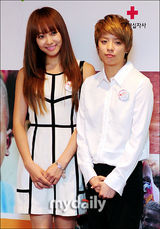 组图：非洲儿童募捐计划启动 少女时代等出席