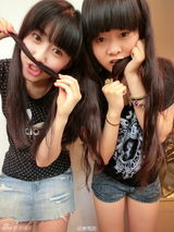 组图：人大“女神”登主页走红 海量私房照曝光