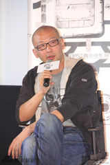 组图： 张瑞希亮相青年电影展 愿携手国内影人