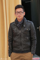 组图：方逸华跪拜邵逸夫 刘德华张学友致祭