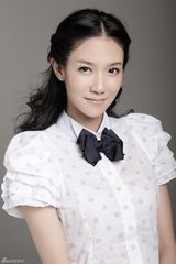 组图：王黎雯拍最新甜美写真 展清新女性魅力