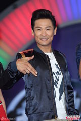 组图：杜德伟转战担任评审 莎莎主持投保亿元