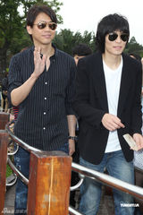 组图：陶喆与萧敬腾共游花博 自曝不排斥今年结婚