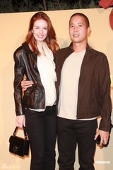 组图：李嘉欣等众女星贵气亮相 出席时装发布会