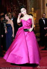 组图：奥斯卡红毯范冰冰粉色礼服大秀香肩雪肤