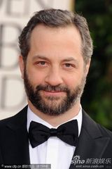 组图：《四十而惑》导演贾德-阿帕图亮相红毯