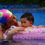 歌手含笑爱女首曝光 开心当奶爸(图)