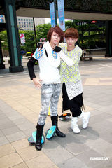 高清组图：棒棒堂小杰王子代言溜得快 滑板舞曝光