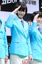 组图：《KOREA》韩国发布会 河智苑裴斗娜清爽现身