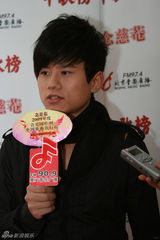 幻灯：中歌榜欢唱会第八站 热浪掀过厦门大学