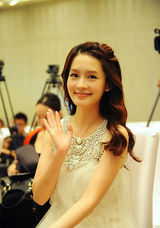 组图：《如果我爱你》李沁公主装演绎大明星