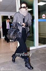 组图：全智贤结束中国行返韩 朴诗妍赴美拍写真