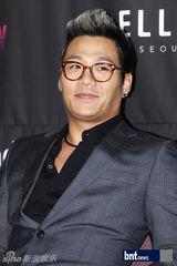 组图：韩国组合Vibe出道10周年举行纪念演出