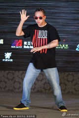 组图：《金刚王》亮相 刘承俊玩功夫南贤俊热舞