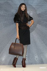 组图：林嘉绮15公分高跟鞋走秀破除怀孕传言