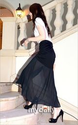 组图：李素妍安慧京等出席时尚品牌开业仪式