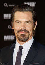 组图：《黑衣人3》柏林首映 史密斯和妮可亲密