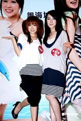 幻灯图：黑Girl宣传保护海洋 丫头庆生感动