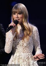 组图：55届格莱美提名音乐会 Fun.魔力红献唱