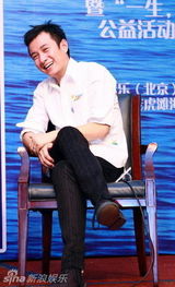 李连杰携《海洋天堂》大连宣传 放映现场感动多