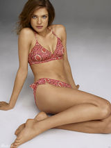 高清组图：俄罗斯超模纳塔利-沃佳诺娃内衣写真