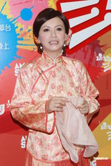 组图：曾志伟蒙嘉慧胡杏儿等录节目卖力演出