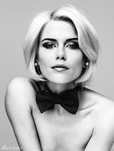 组图：美剧女星瑞切尔-泰勒半裸登《GQ》封面