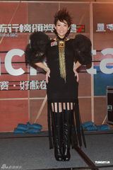 组图：杨千嬅撑场叱咤记者会 多对绯闻情侣同台