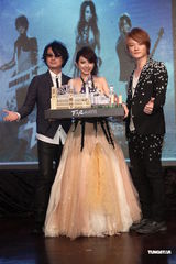 组图：F.I.R将发全新大碟 阿沁飞儿分手后不尴尬