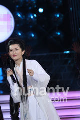 组图：《百变大咖秀》谢娜扮小龙女婀娜起舞