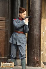 组图：《迫在眉睫》探班 阿娇(钟欣桐)陈楚河戏外斗嘴