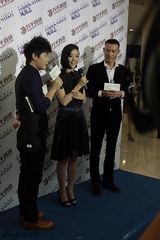 组图：黄小蕾优雅亮相秀珠宝受追捧