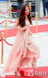 组图：韩星云集首尔电视剧盛典 吴奇隆等助阵