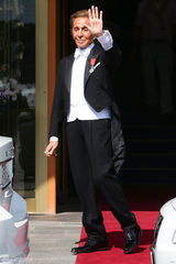 组图：欧洲最美公主下嫁银行家 全球王室盛宴