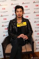 组图：新浪明星街拍盛典明星专访