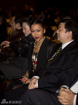 组图：吉克隽逸哪吒头亮相 调侃可拍《西游记》