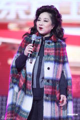 组图：费玉清徐小凤合作 叶倩文助阵东方卫视跨年