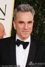 组图：丹尼尔-戴-刘易斯携妻子亮相秀恩爱