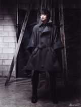 高清组图：韩星姜东元视觉系写真 变身华美眼线男