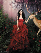 组图：张静初登封面称人淡如菊人素如简