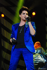 组图：亚当兰伯特上海妩媚开唱眼线撩人