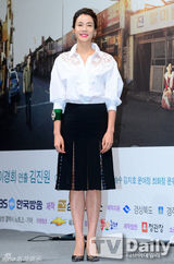 组图：金喜善新剧发布 荧屏牵手2PM玉泽演