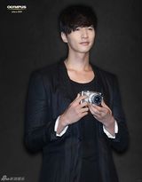 高清组图：韩国型男元斌帅气代言 广告写真曝光